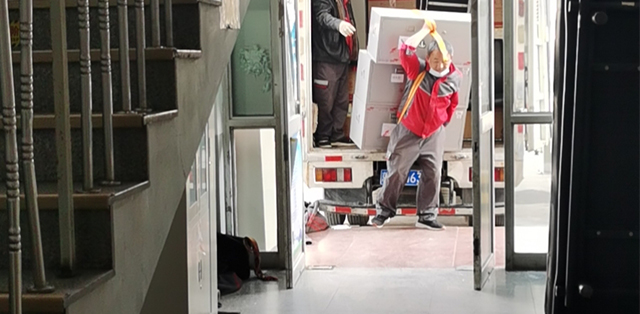 大型物品搬运技巧